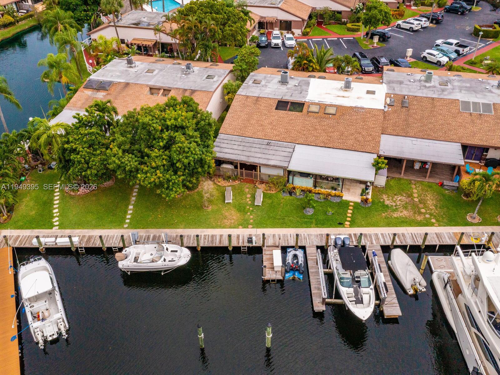 HARBOURWOOD VILLAS - Residential