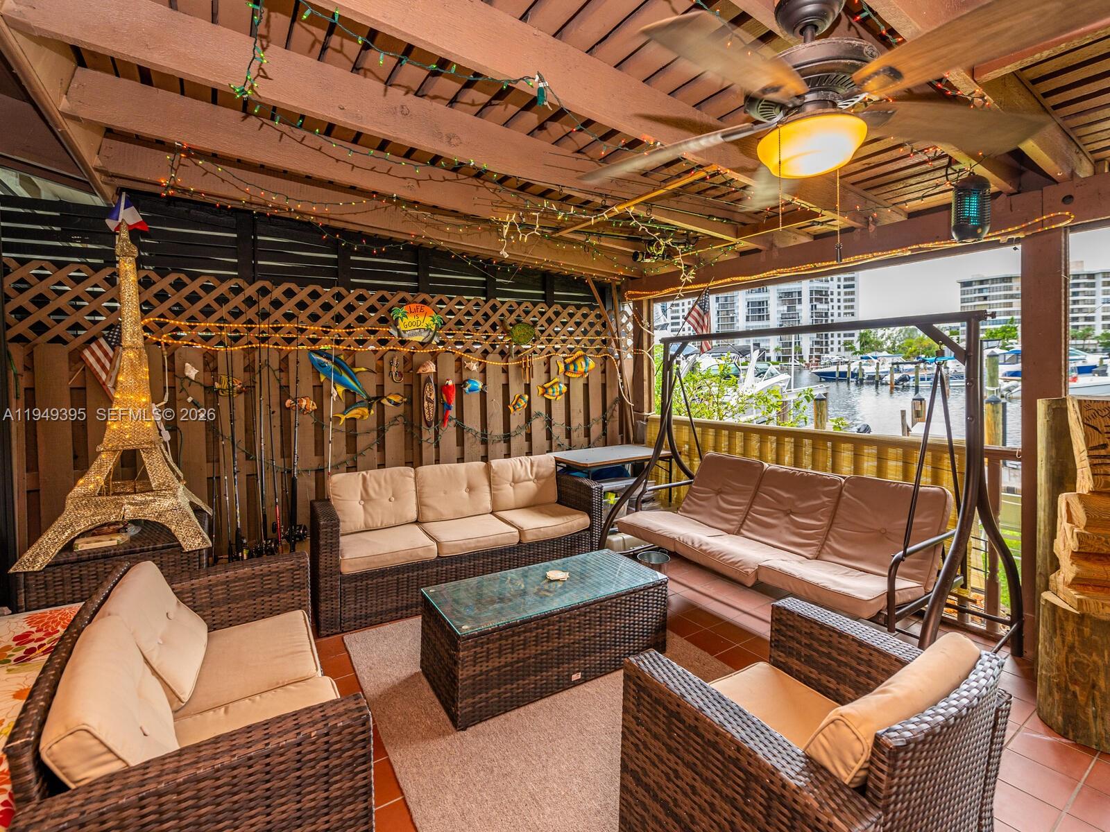 HARBOURWOOD VILLAS - Residential