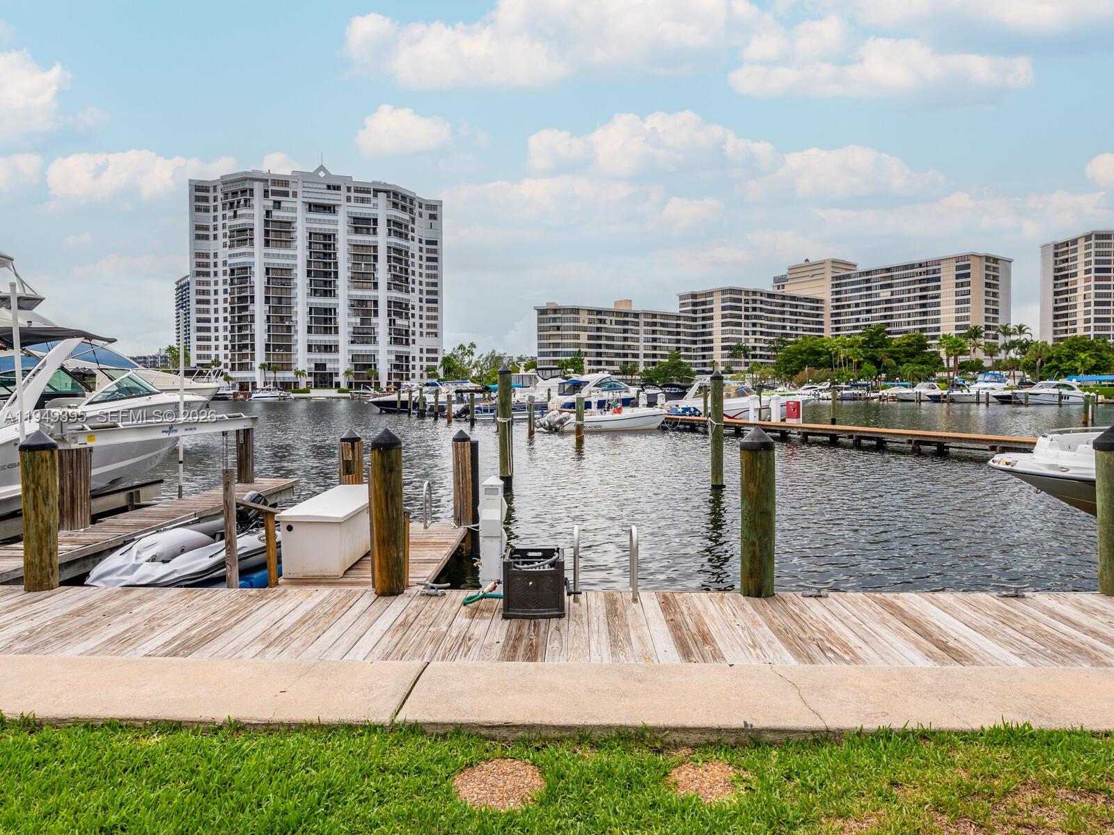 HARBOURWOOD VILLAS - Residential