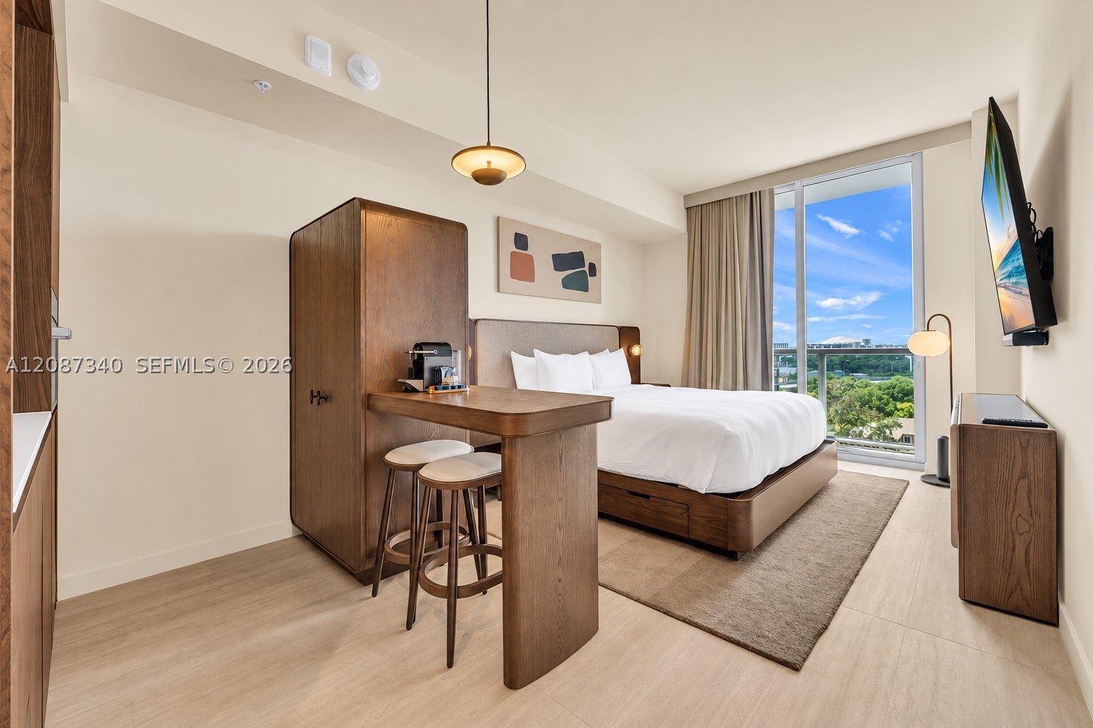 1611 SW 2nd ave 605