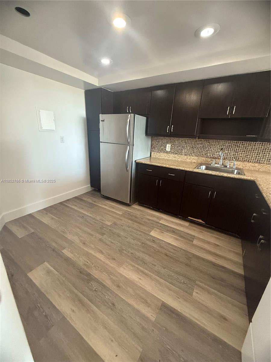 Unit 1/1 in an Excellent location. This condo is just ten minutes from Sunny Isles and Aventura, shopping plaza Skylake, restaurant, Starbucks, LA Fitness, Publix, bank and more.