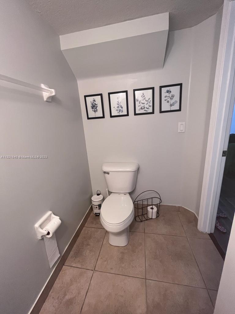 Photo 7 of 26 of 5954 Glasgow Way 5954 townhome