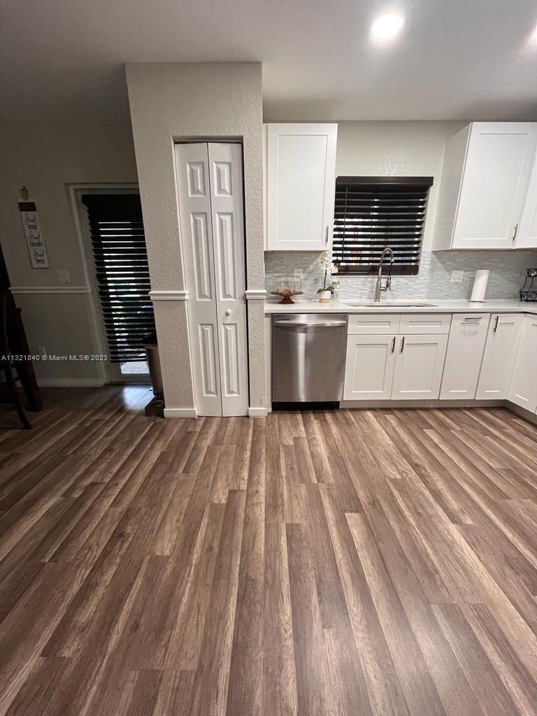 Photo 10 of 26 of 5954 Glasgow Way 5954 townhome