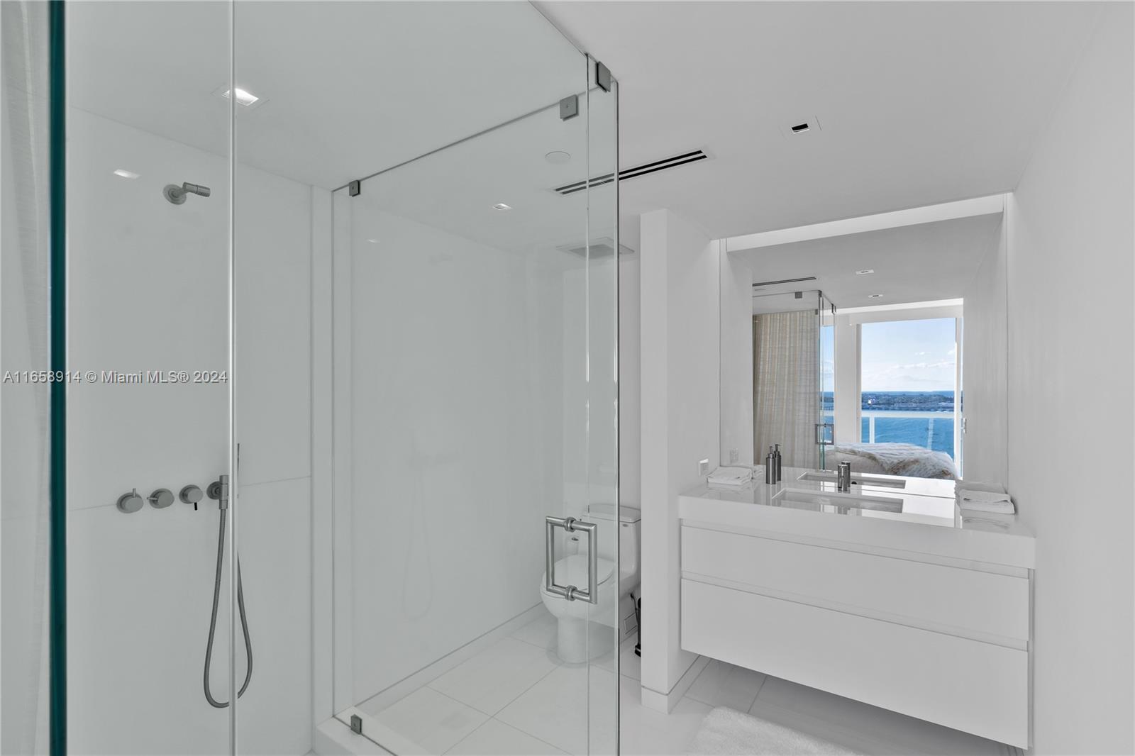 THE GRAND VENETIAN CONDO - Residential