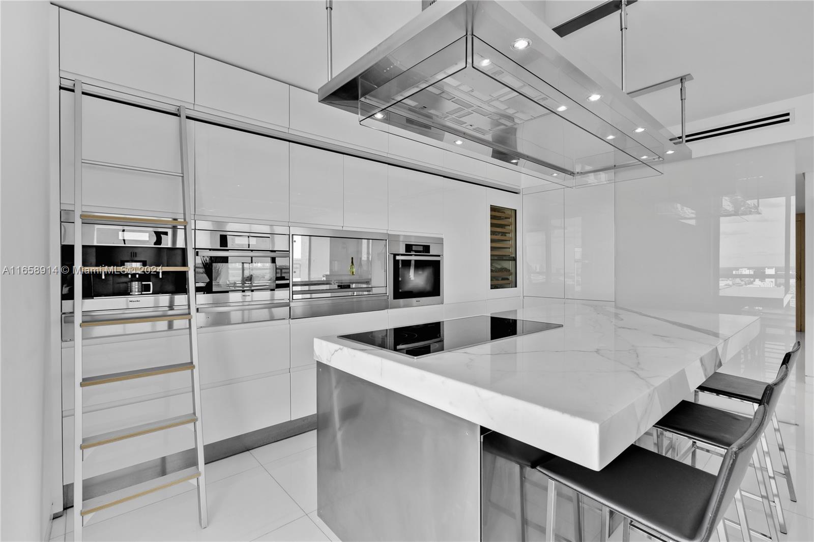 THE GRAND VENETIAN CONDO - Residential