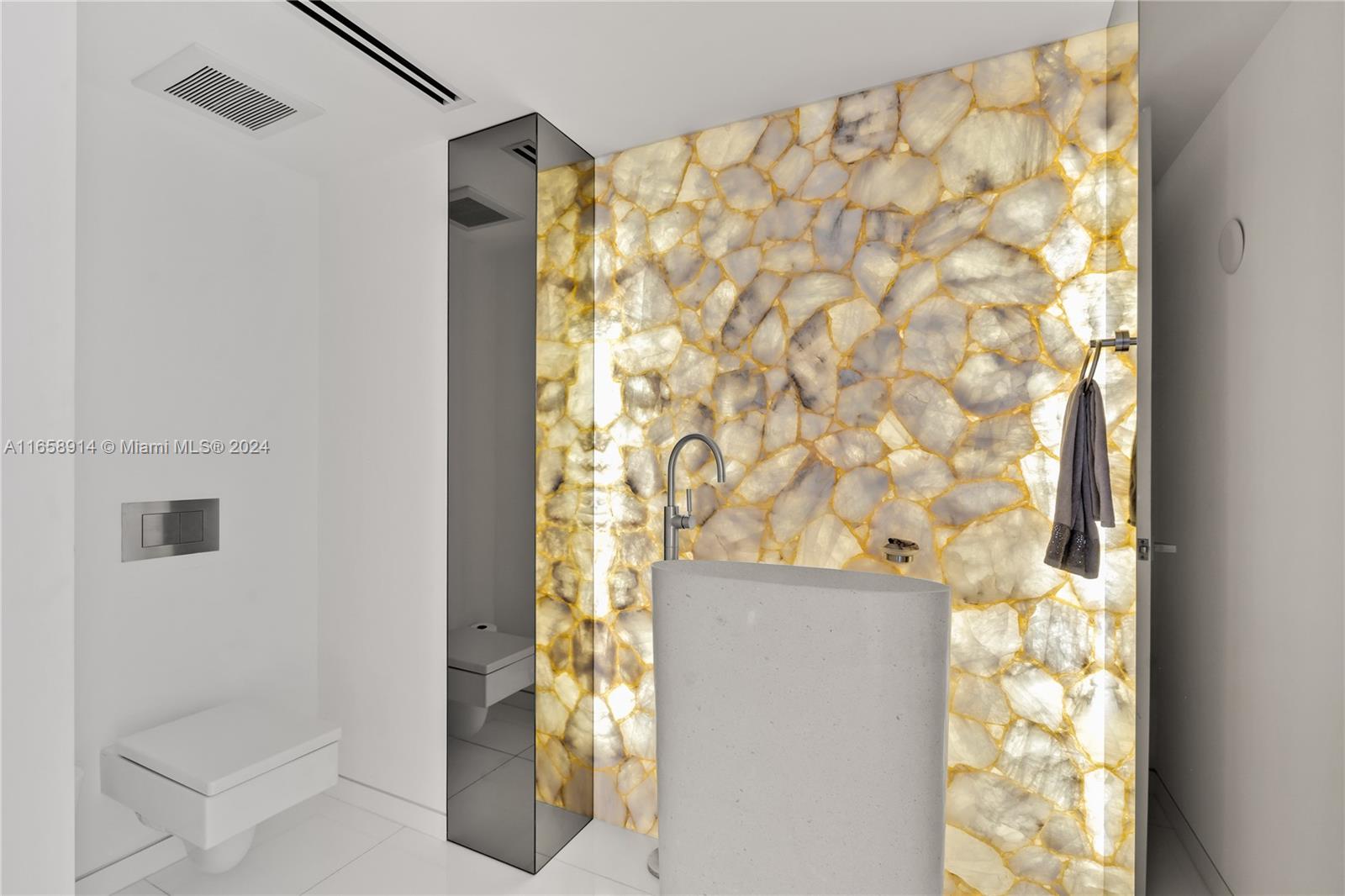 THE GRAND VENETIAN CONDO - Residential