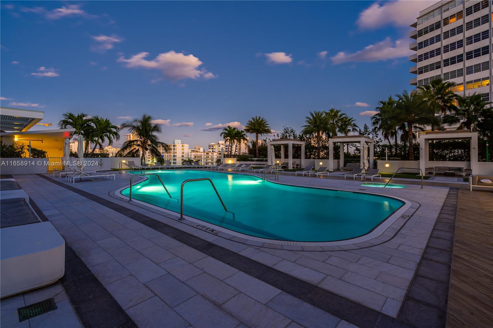THE GRAND VENETIAN CONDO - Residential