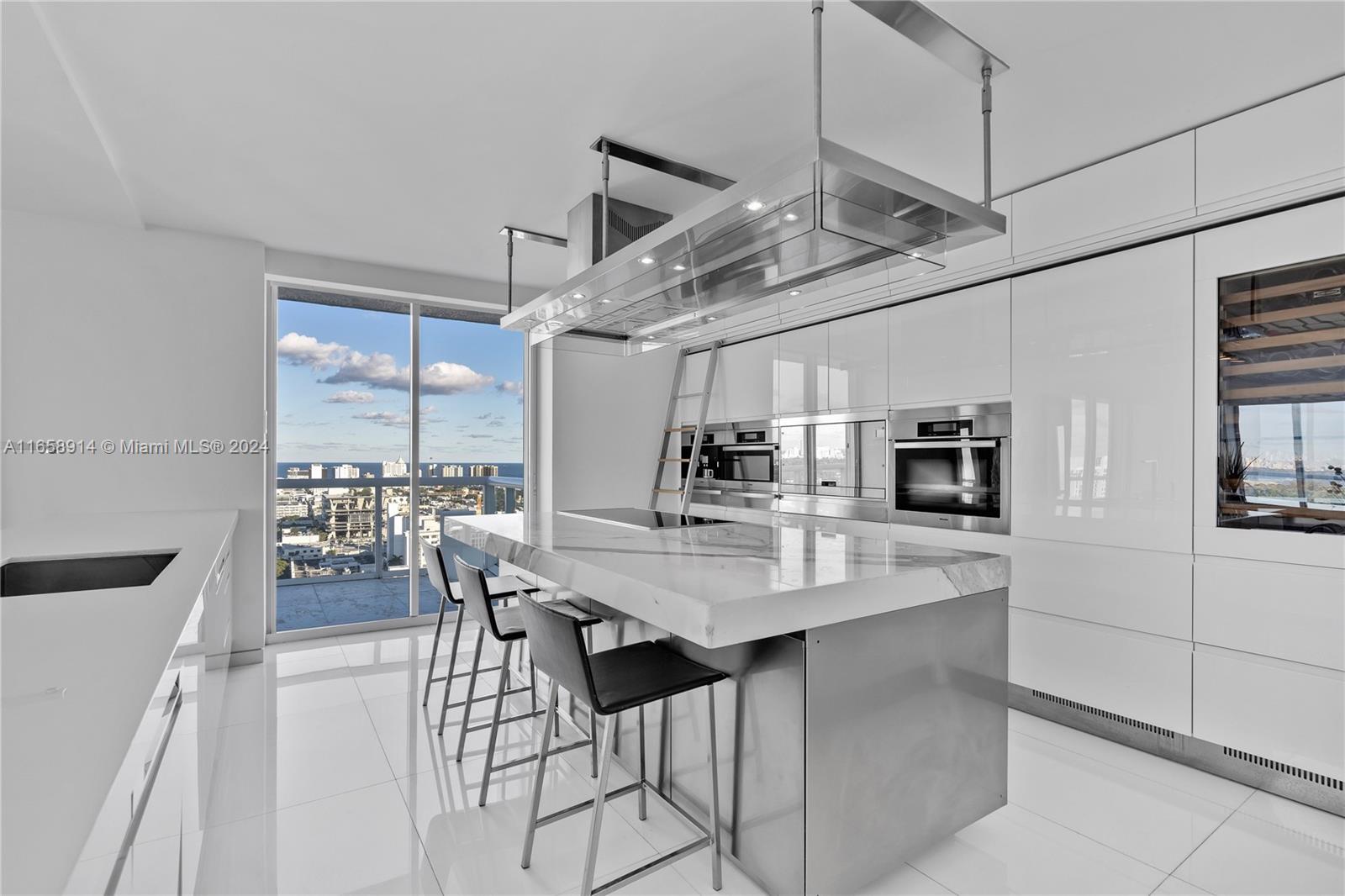 THE GRAND VENETIAN CONDO - Residential