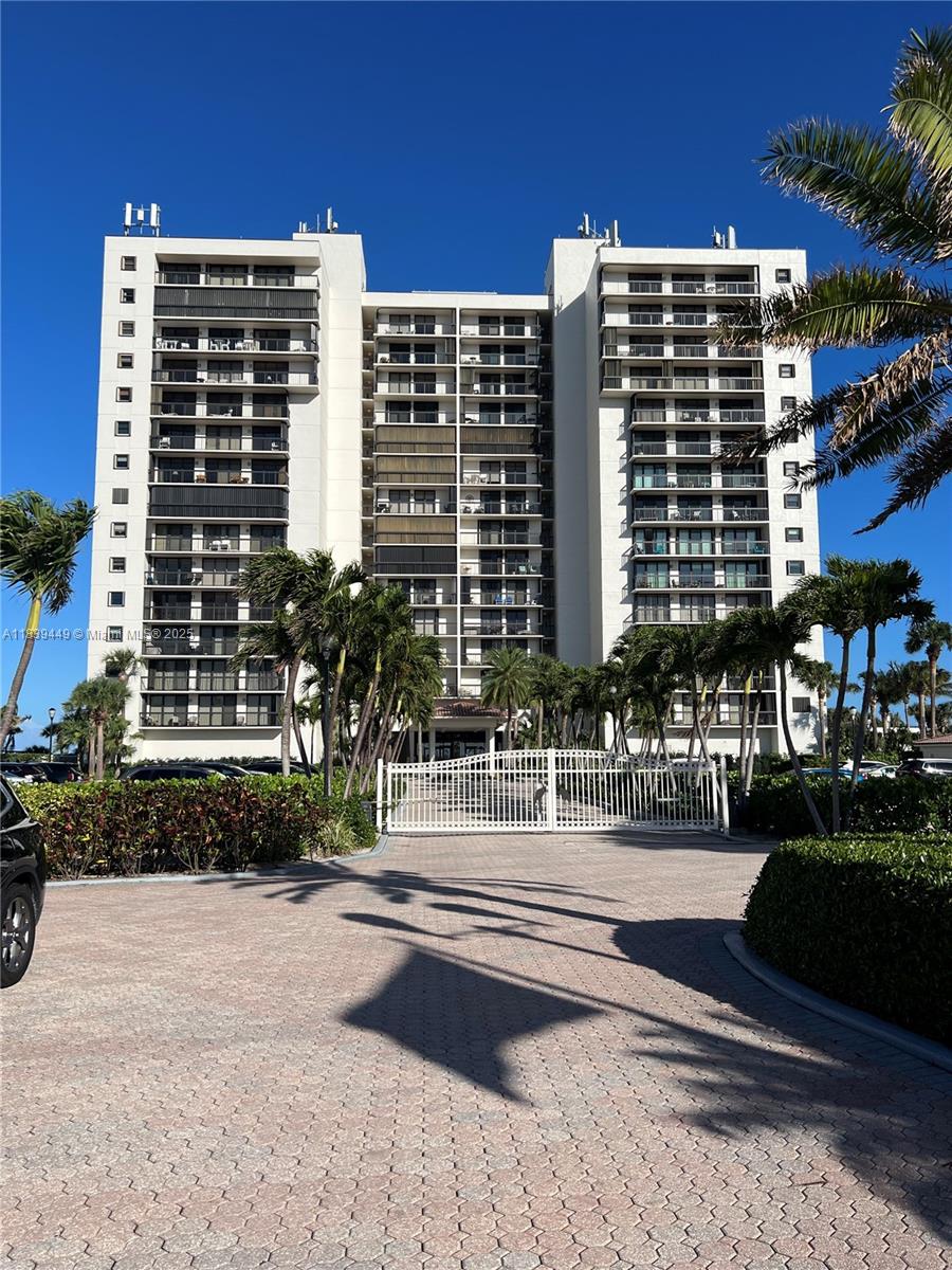 SANDS ON THE OCEAN CONDO, 2/2 STUNNING VIEWS OF THE OCEAN AND WEST VIEW OF INTRACOASTAL AND RIVER. SPOTLESS INTERIOR, KITCHEN AND BATHROOMS, STORAGE AND BIKE ROOM. AMENITIES POOL, SAUNA, GYM, AND BEACH ACCESS. .........OK TO LEASE MINIMUM 2 MONTHS.....All information in this listing is deemed accurate and must be verified by the Buyer prior to closing........... RESERVE FUNDS AND ASSESSMENT HAS BEEN PAID IN FULL AND WORK IS COMPLETED.