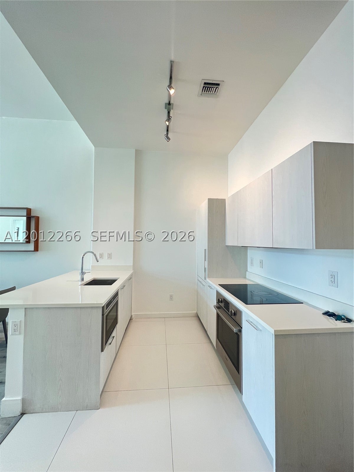 501 NE 31st St 404