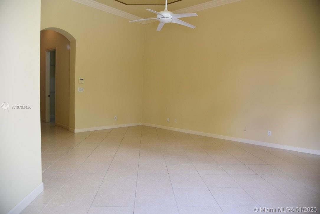 MIRASOL PAR 23 - Residential Lease