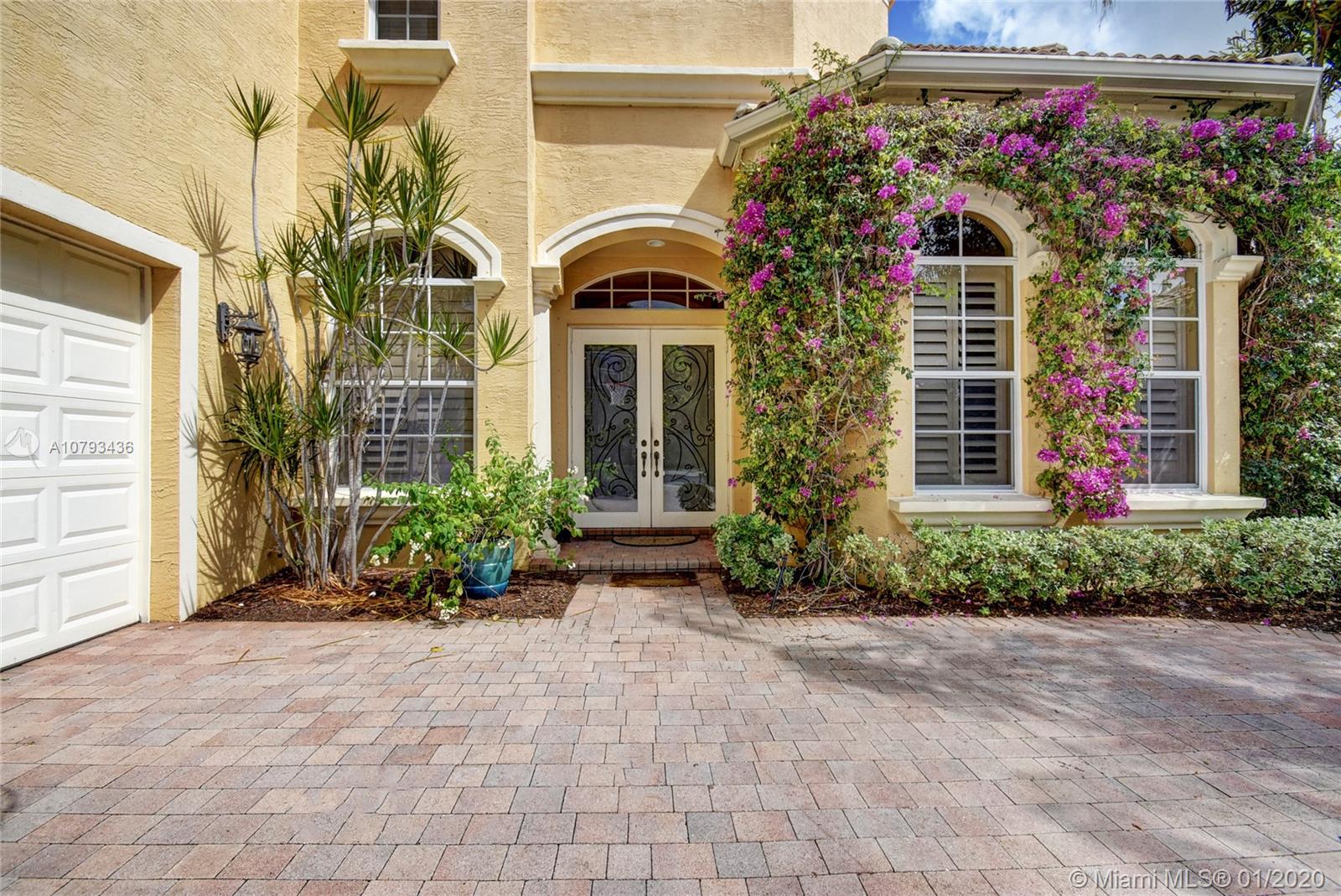 MIRASOL PAR 23 - Residential Lease