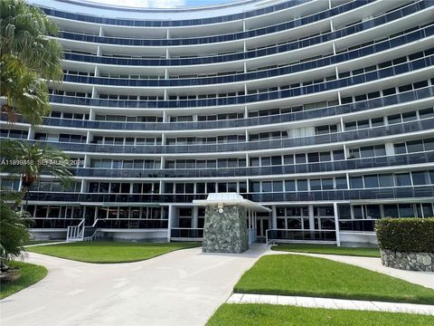 Photo of 900 Bay Dr #311, Miami Beach, FL 33141 (MLS # A11999418)