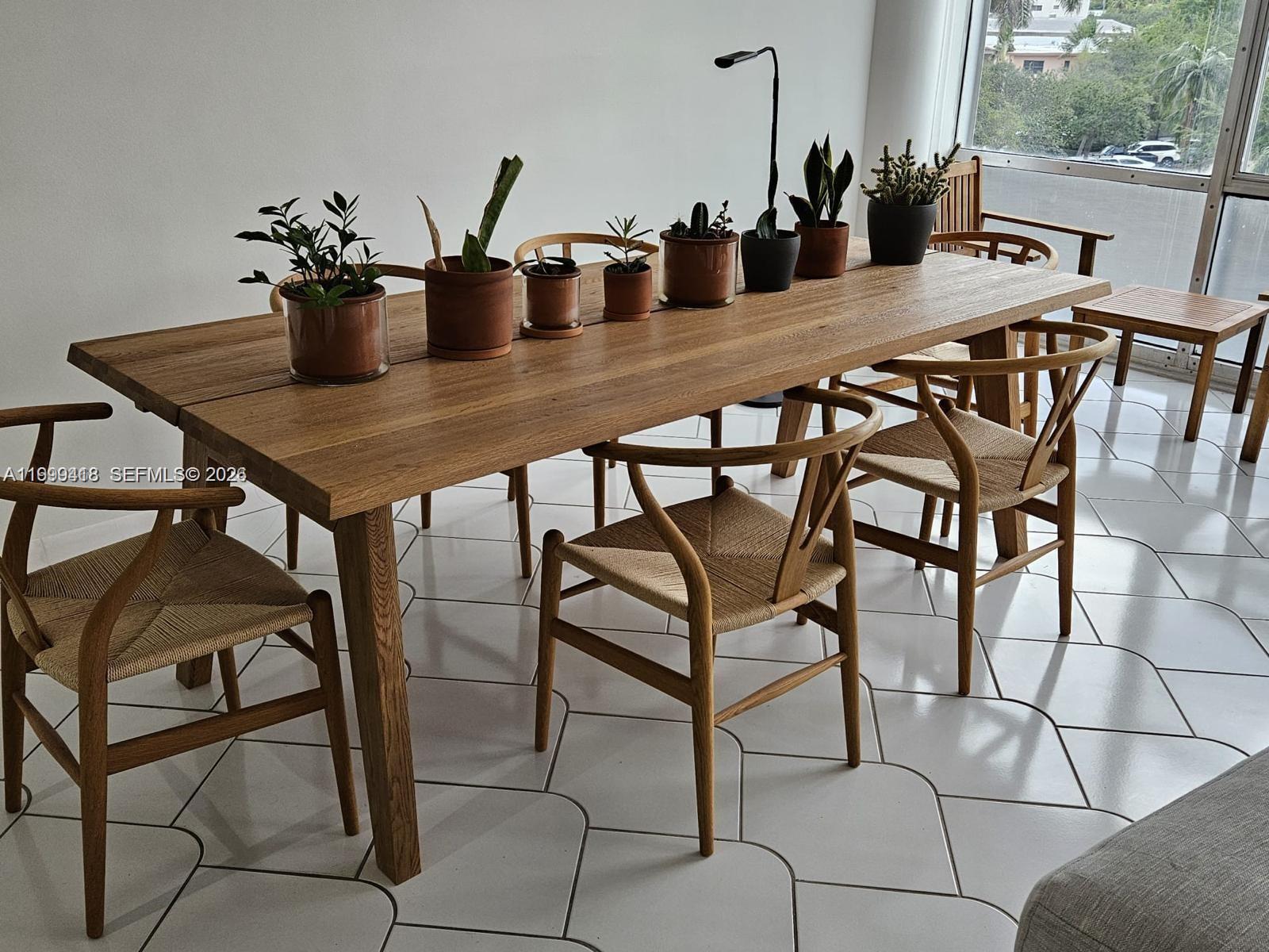 KING COLE CONDO - Residential