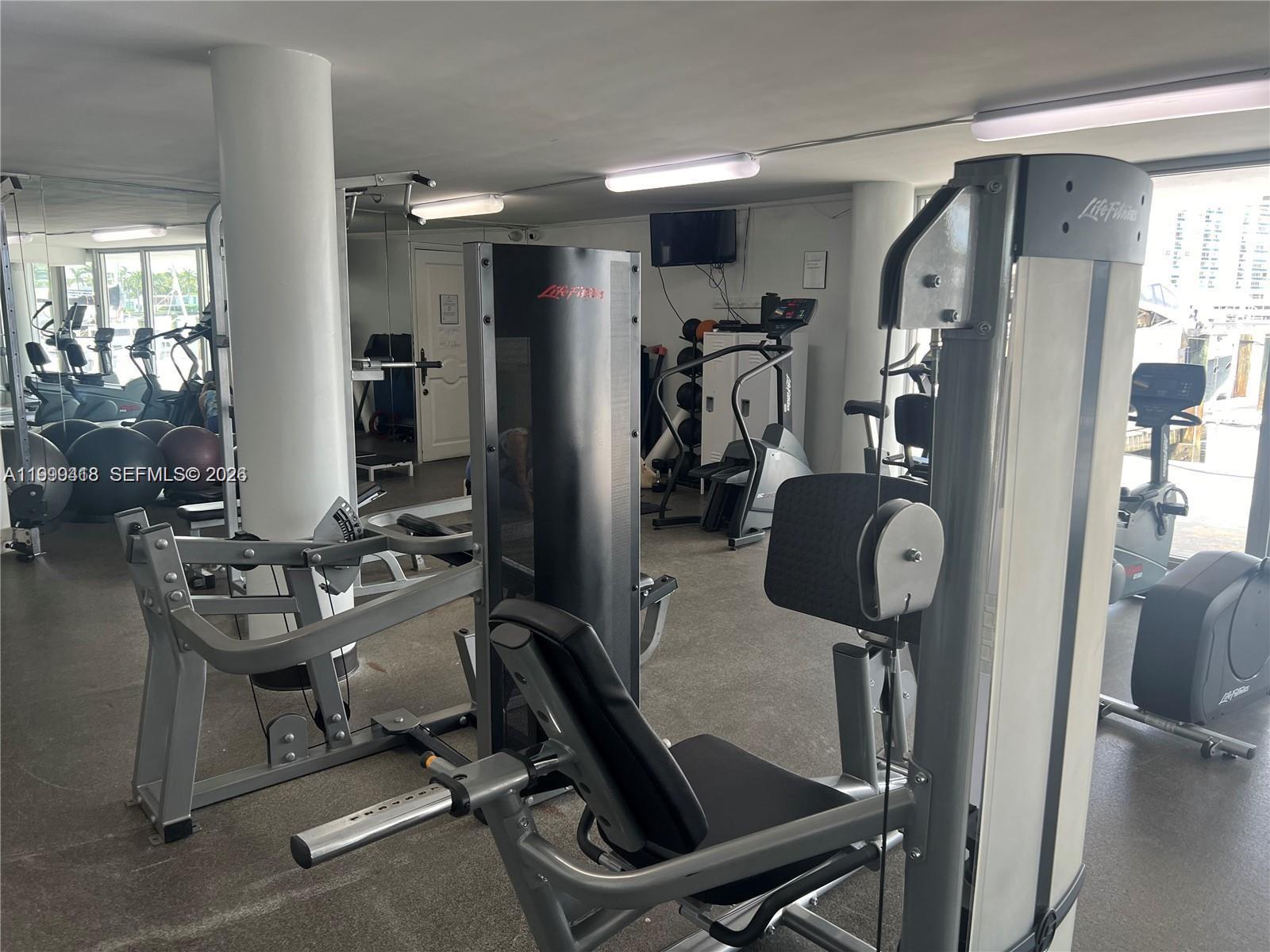 KING COLE CONDO - Residential