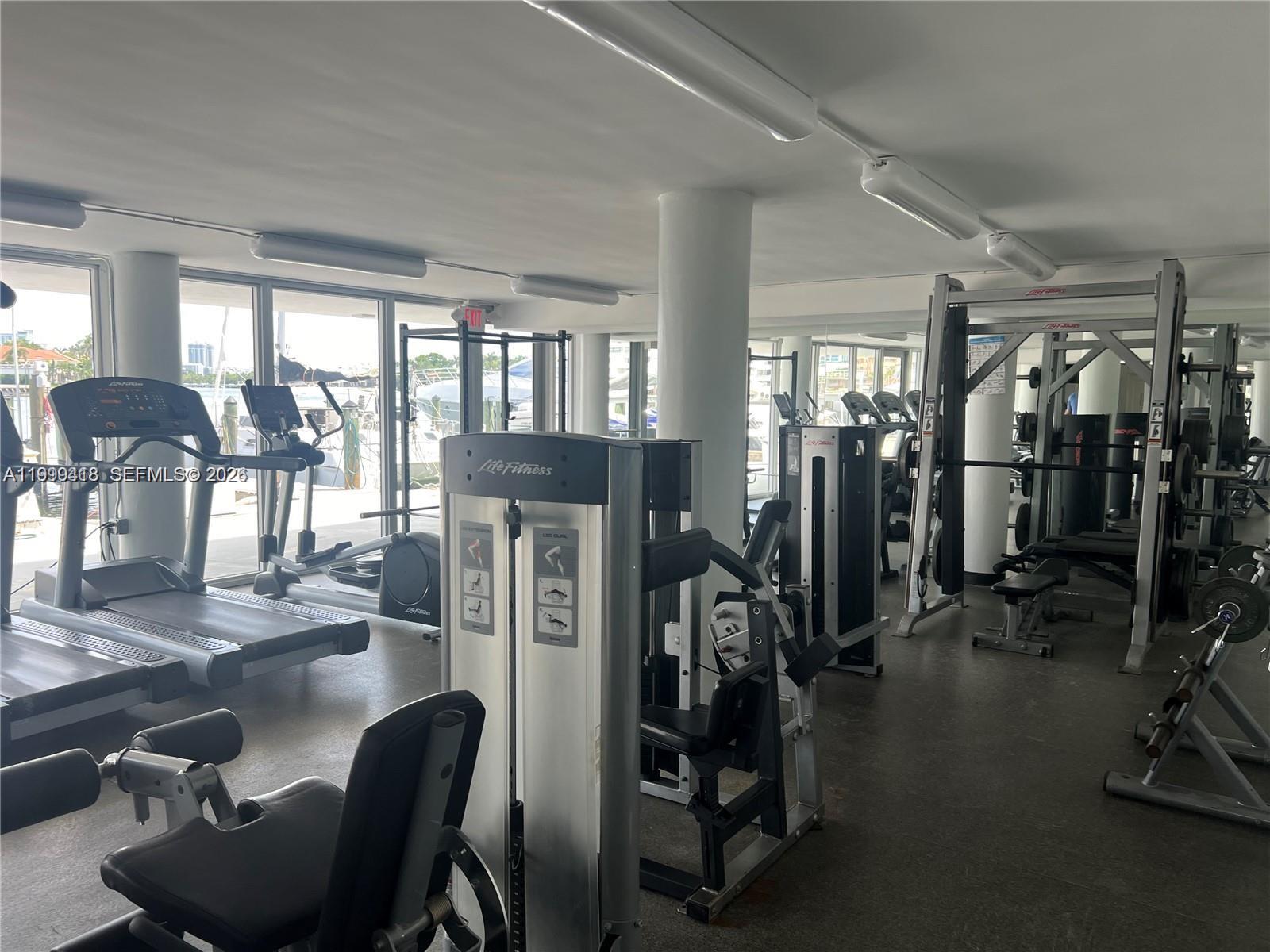 KING COLE CONDO - Residential