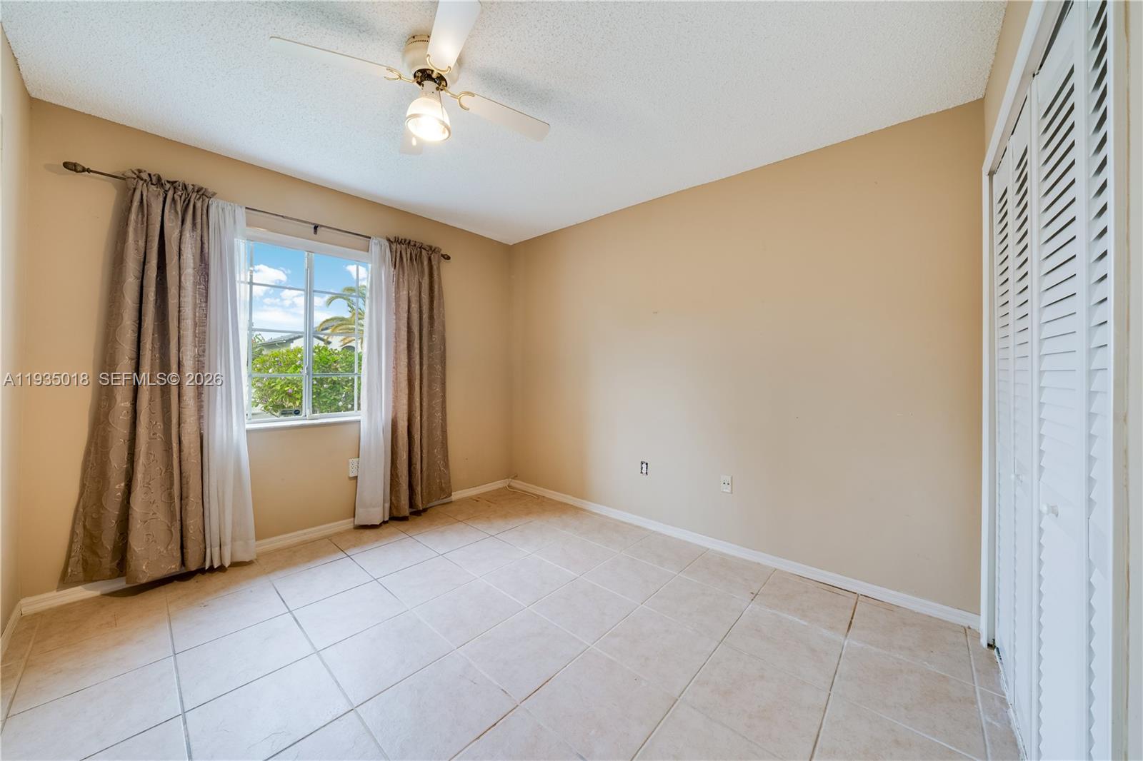 LAGO MAR SOUTH - Residential