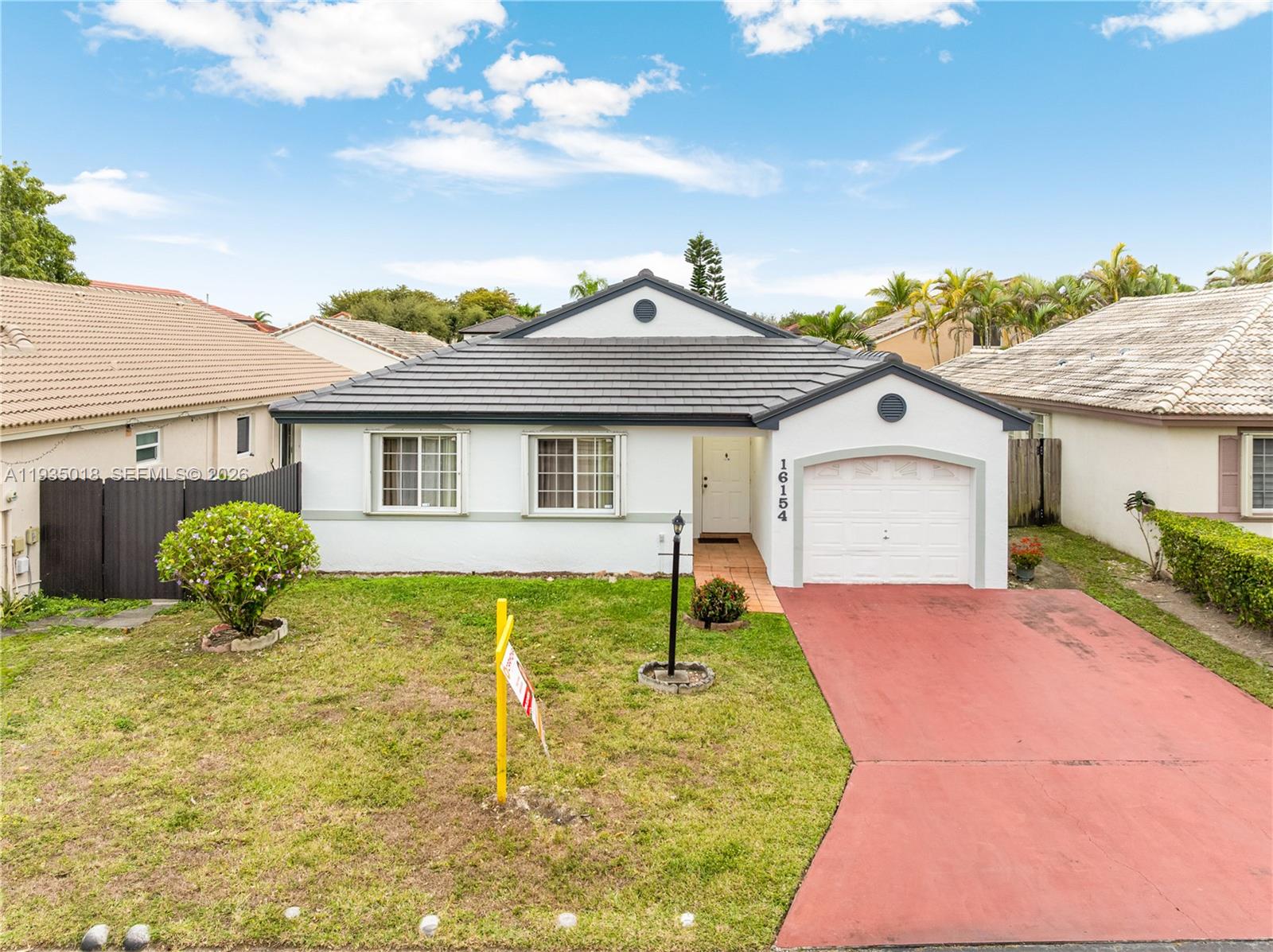 LAGO MAR SOUTH - Residential