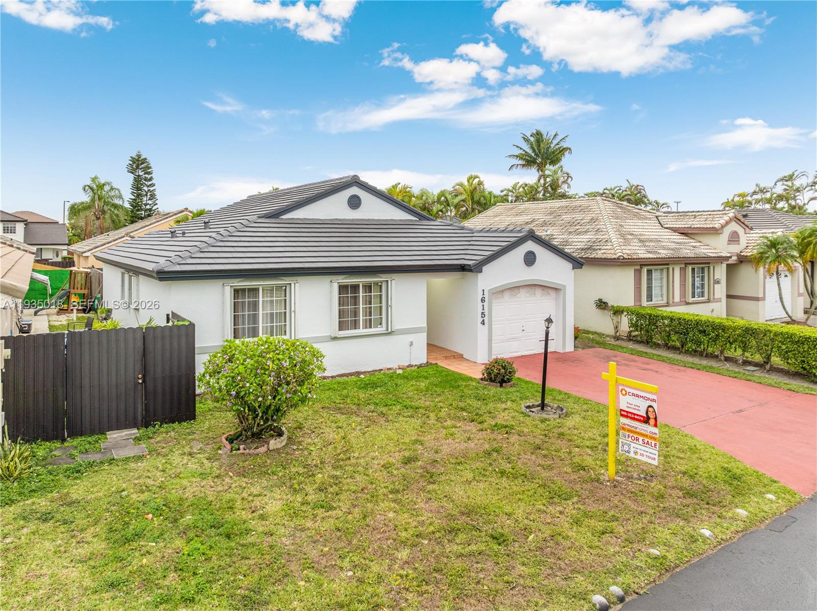 LAGO MAR SOUTH - Residential