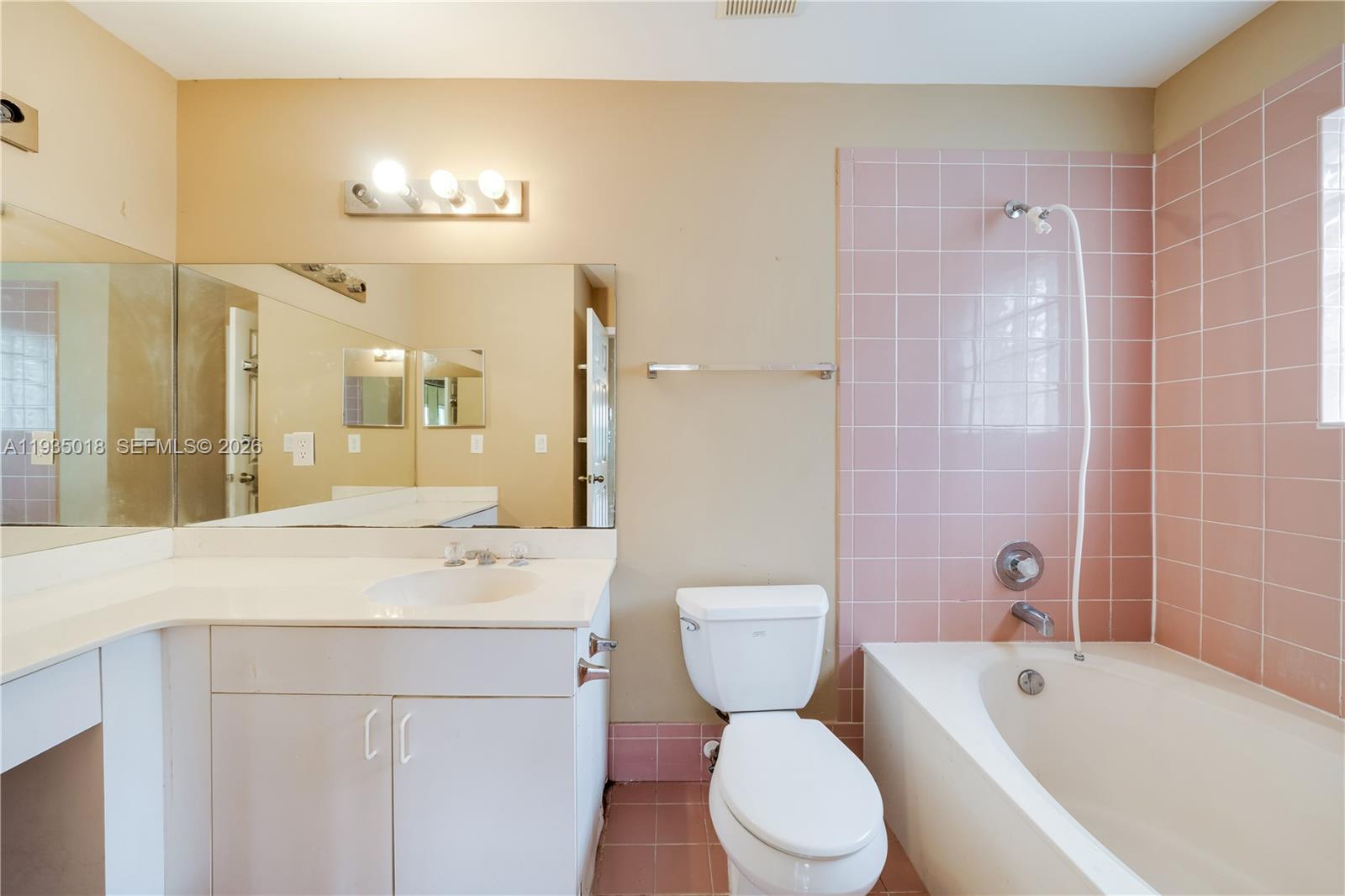 LAGO MAR SOUTH - Residential