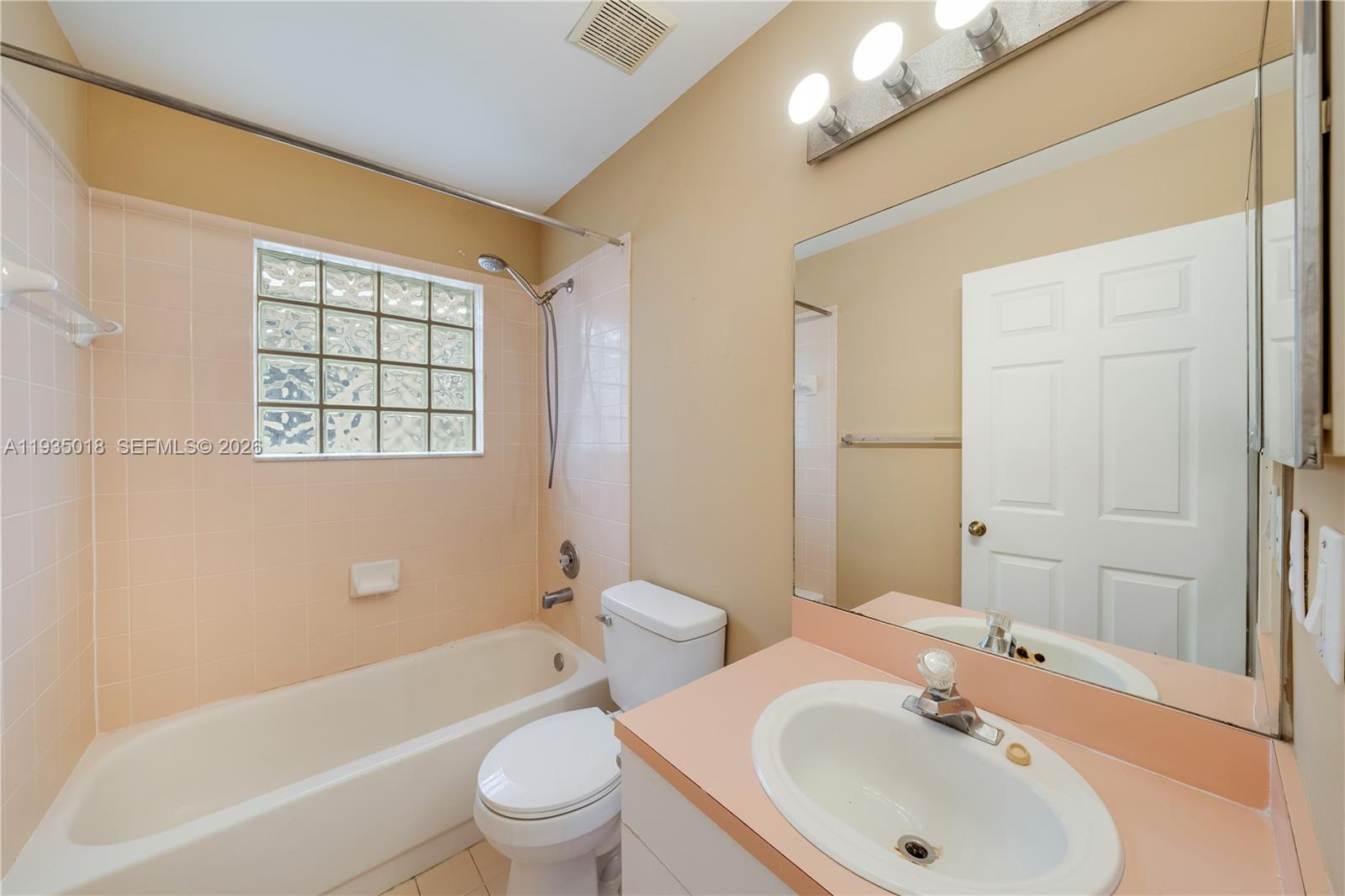 LAGO MAR SOUTH - Residential