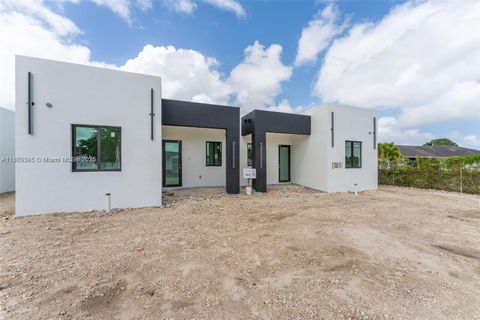 12381 SW 220th St Miami FL 33170