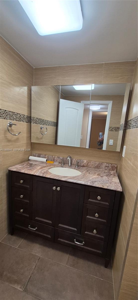 PROMENADE AT KENDALE LAKE - Residential Lease