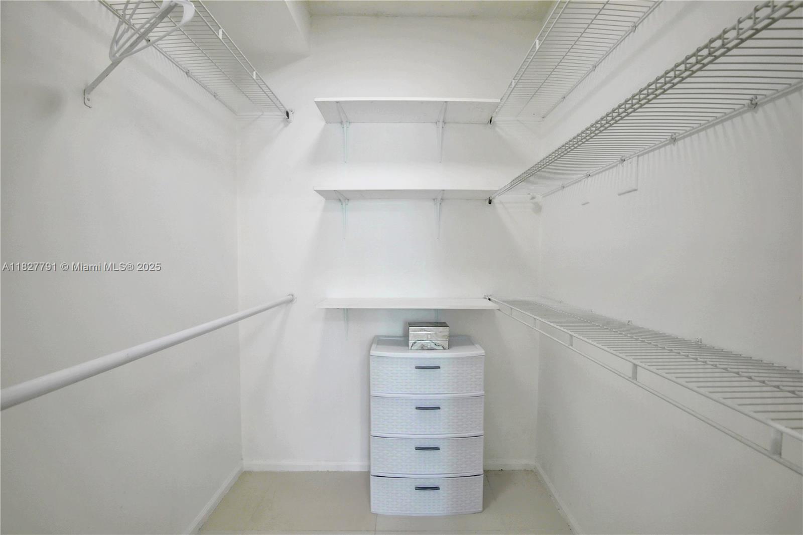 PORTO BELLAGIO CONDO - Residential