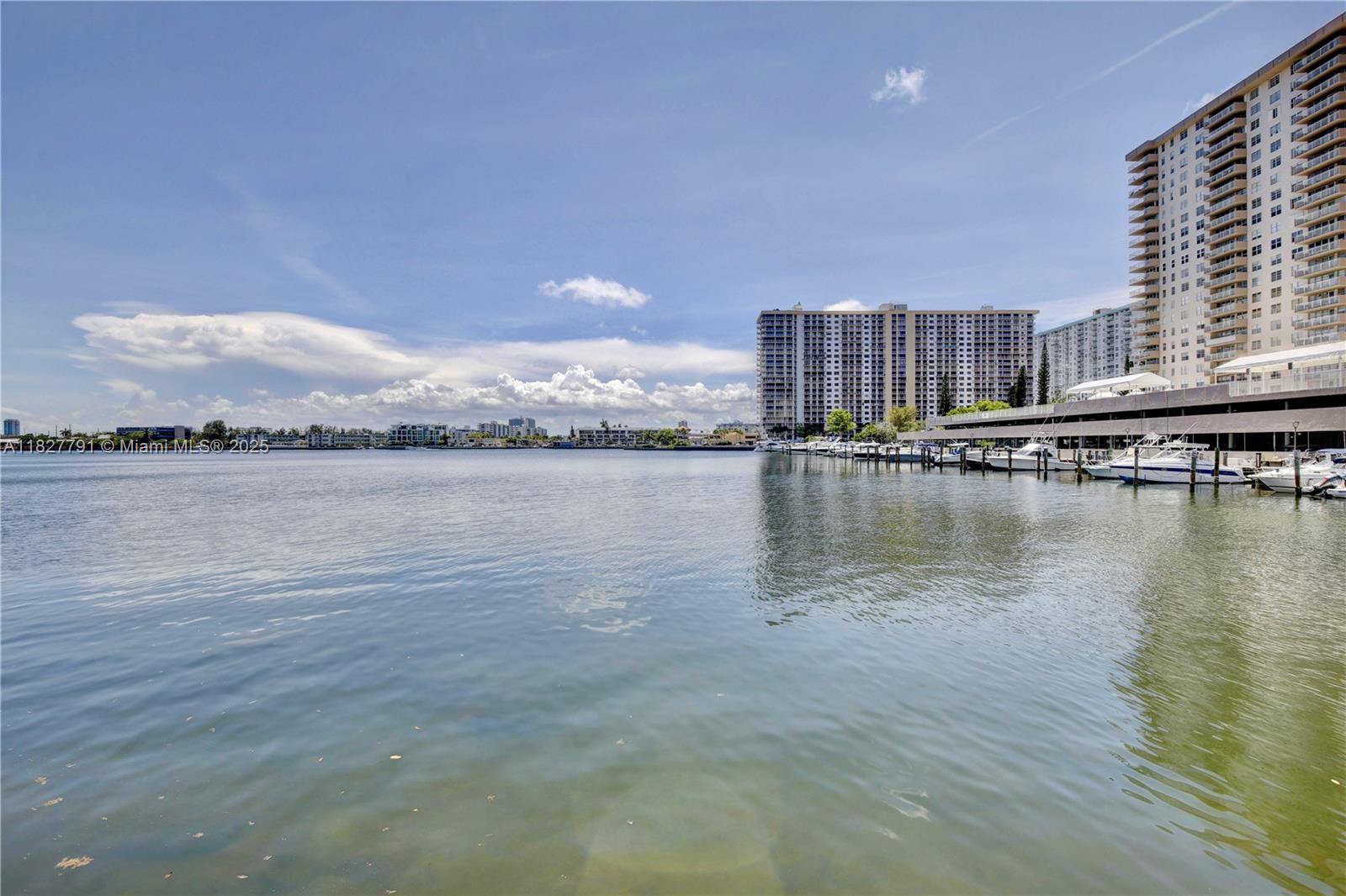 PORTO BELLAGIO CONDO - Residential