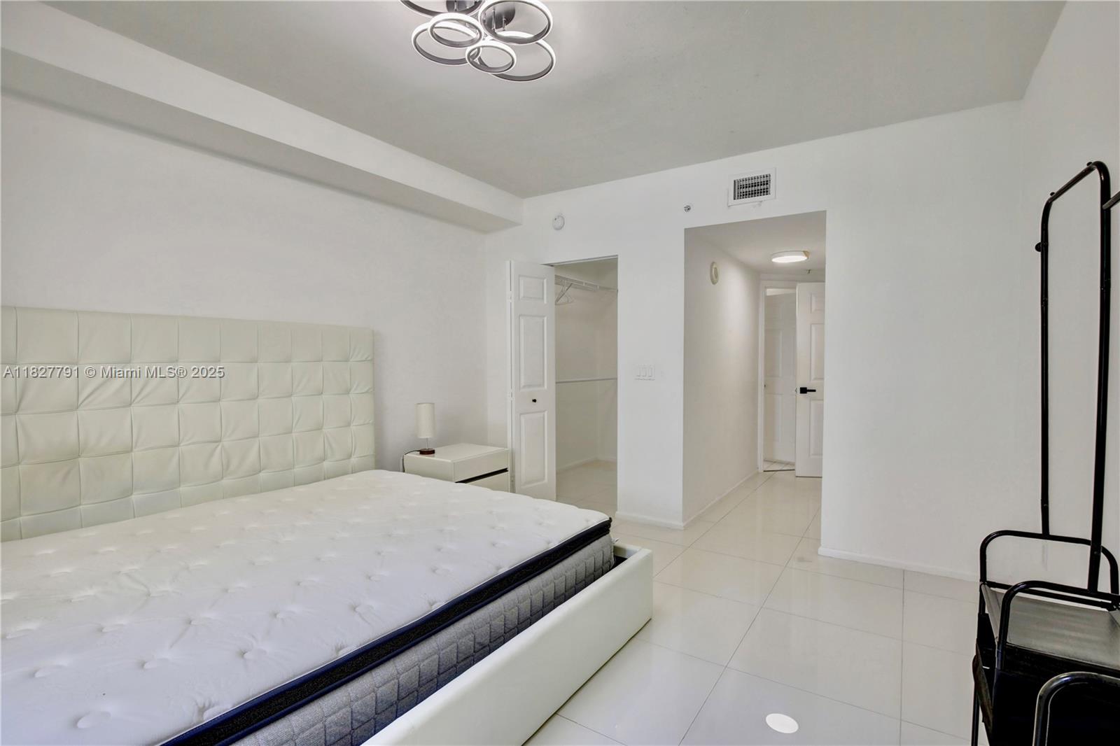 PORTO BELLAGIO CONDO - Residential