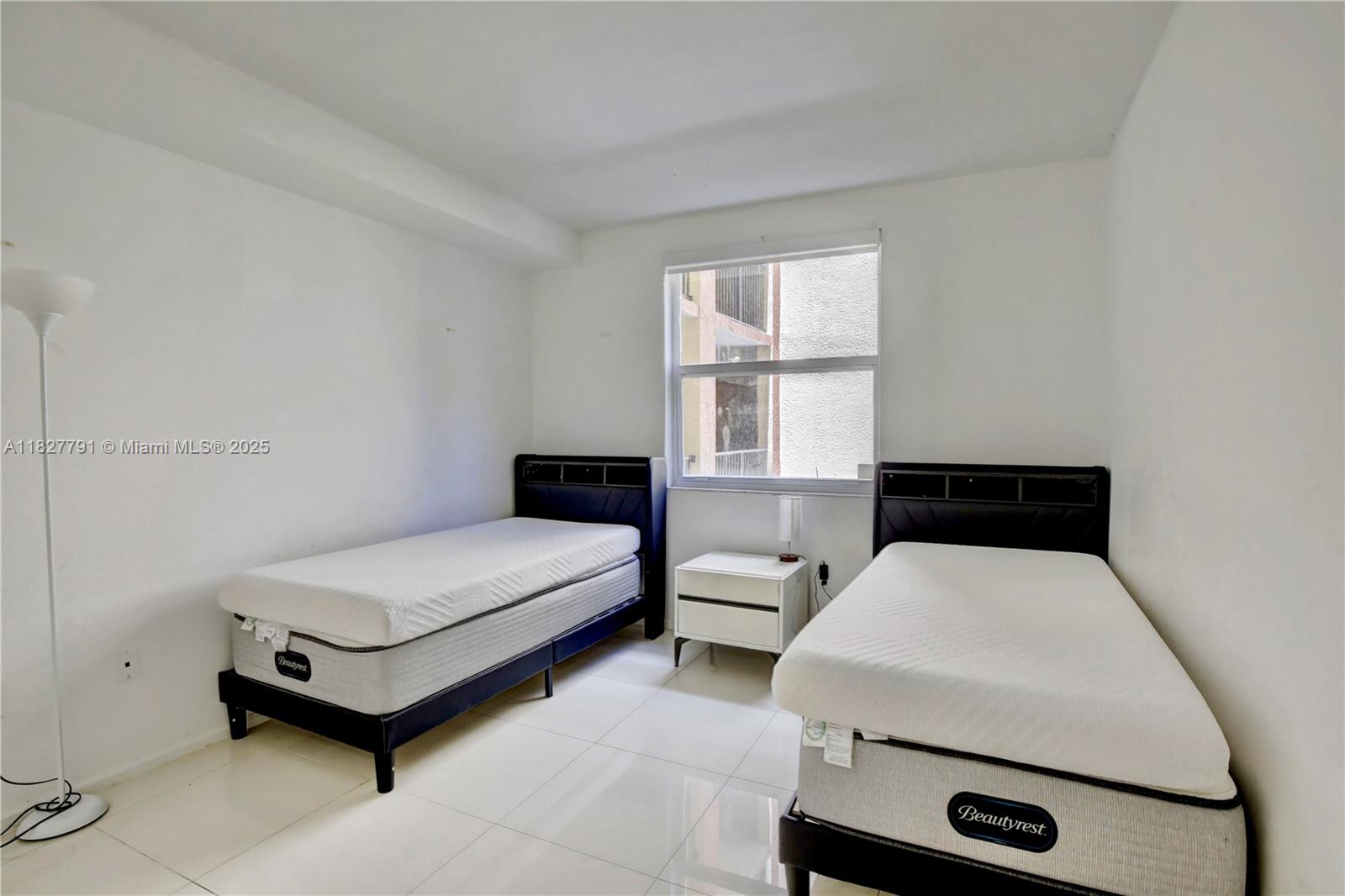 PORTO BELLAGIO CONDO - Residential