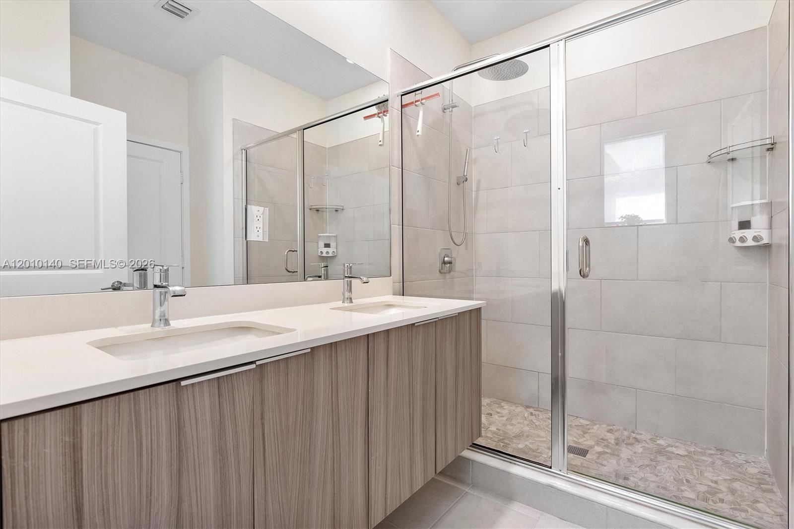DOWNTOWN DORAL SOUTH PHASE - Residential
