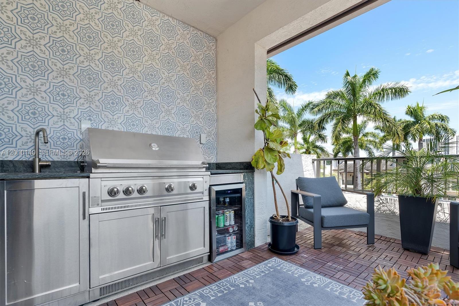 DOWNTOWN DORAL SOUTH PHASE - Residential