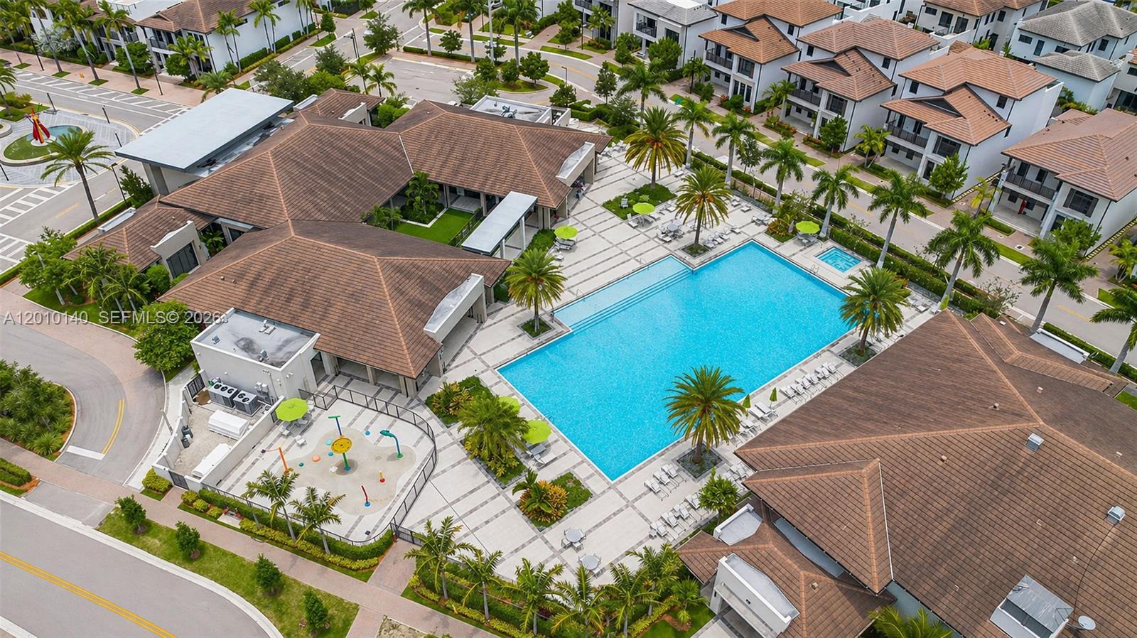 DOWNTOWN DORAL SOUTH PHASE - Residential