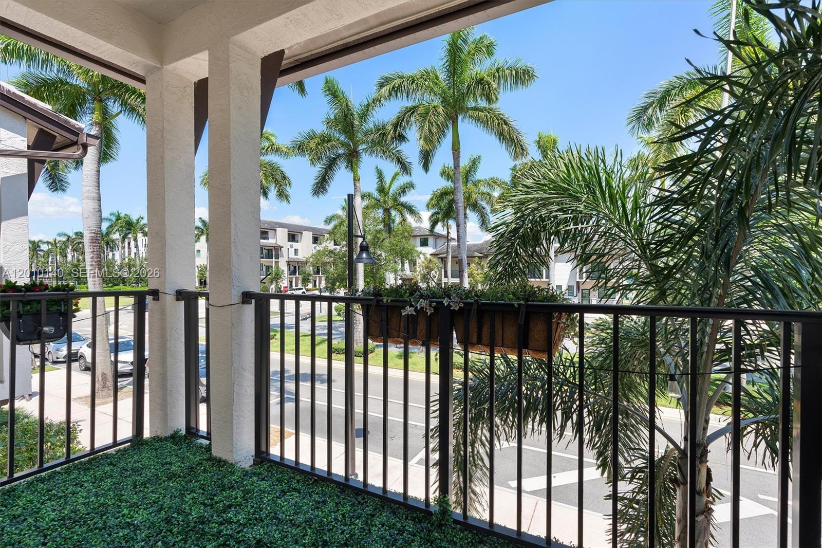 DOWNTOWN DORAL SOUTH PHASE - Residential