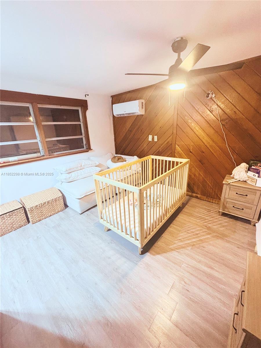 Misc Middle Torch Key 28 - Residential