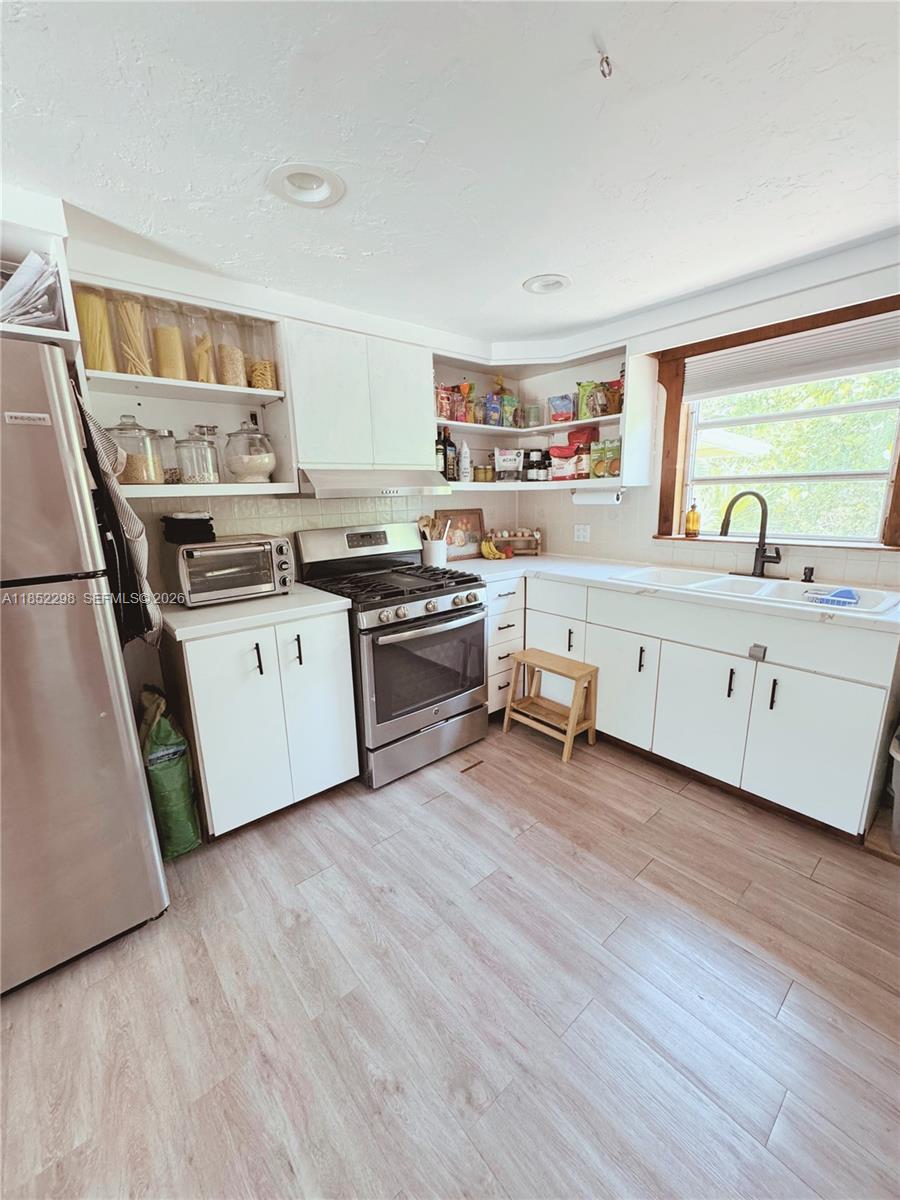 Misc Middle Torch Key 28 - Residential