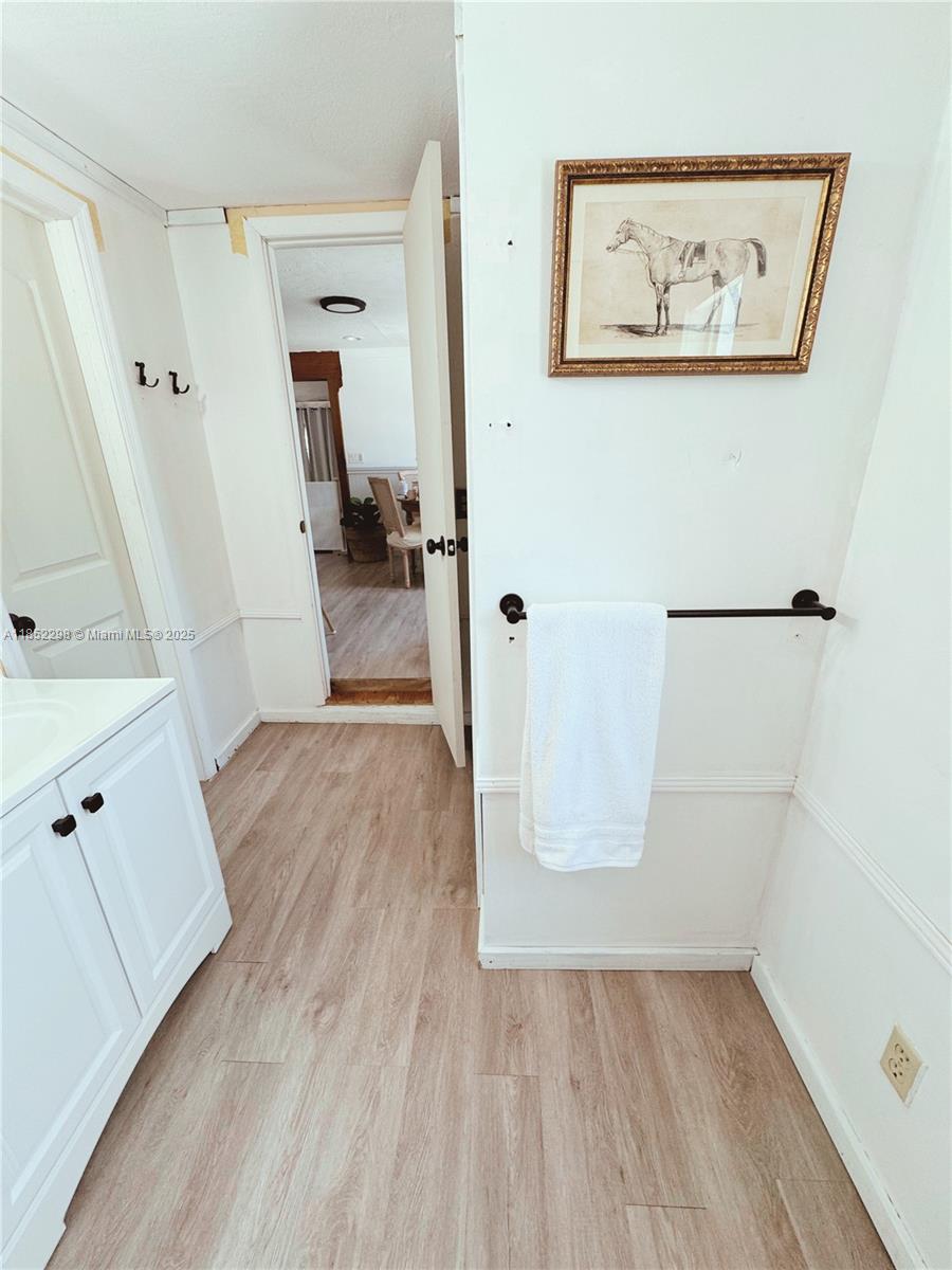 Misc Middle Torch Key 28 - Residential