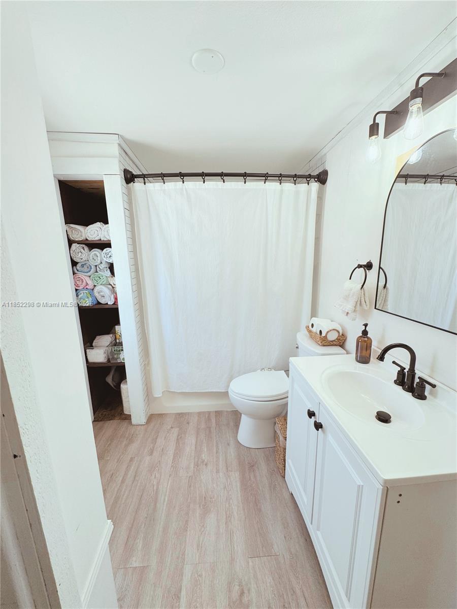 Misc Middle Torch Key 28 - Residential