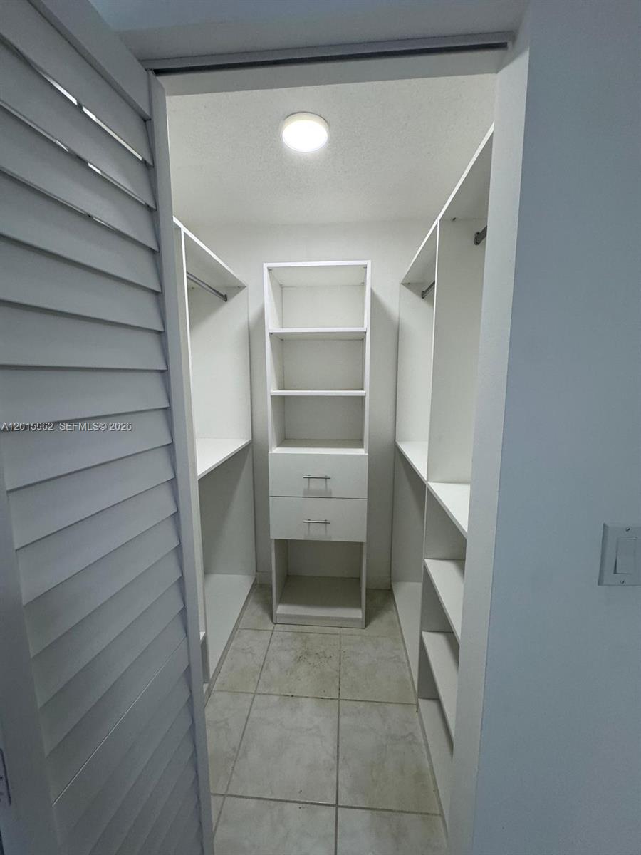 INDIAN LK VILLAGE PHASE 1 - Residential Lease