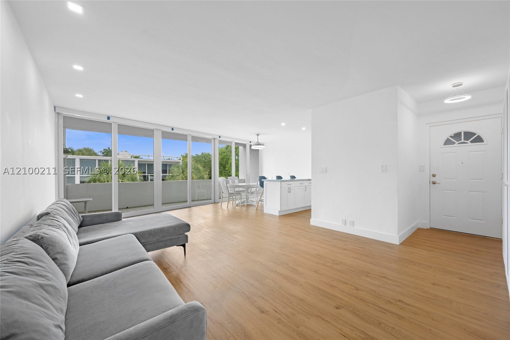 10210 Collins Ave 306