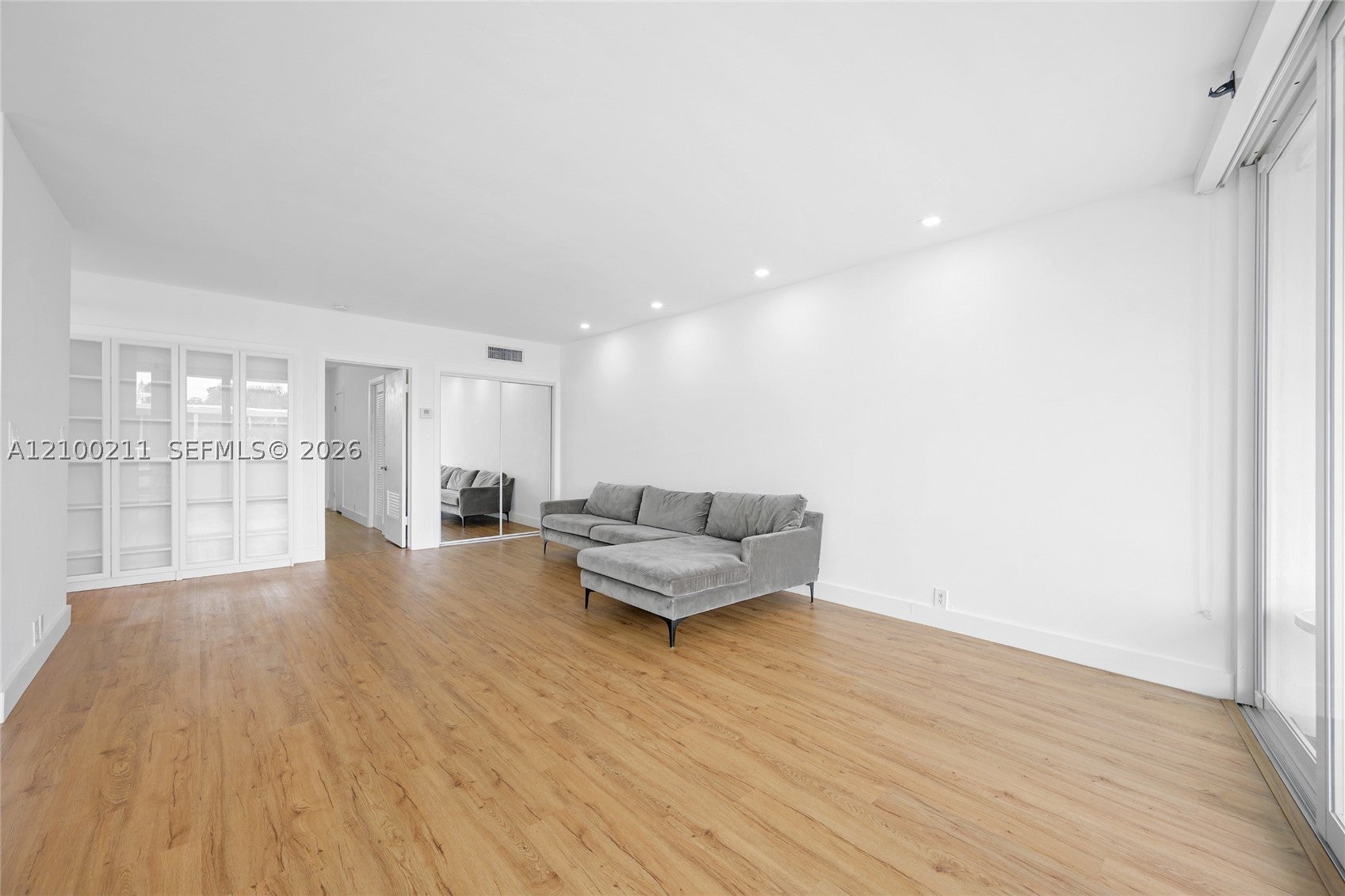 10210 Collins Ave 306