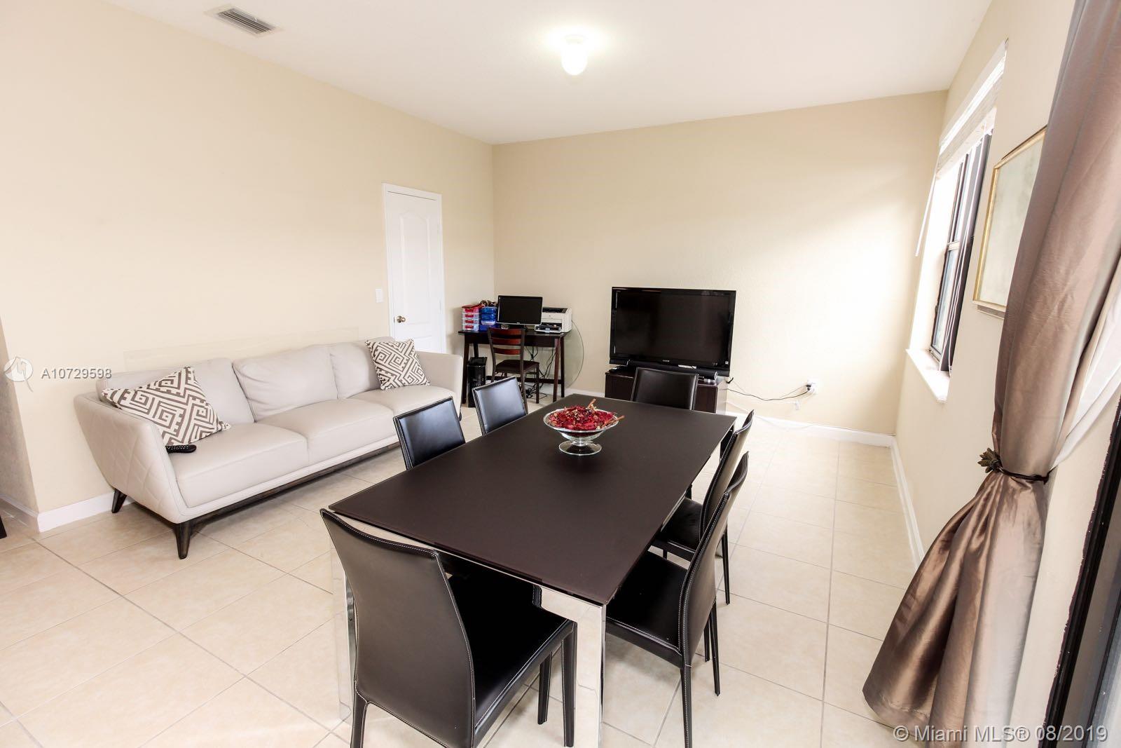 SILVER PALM EAST SECTION - Residential Lease
