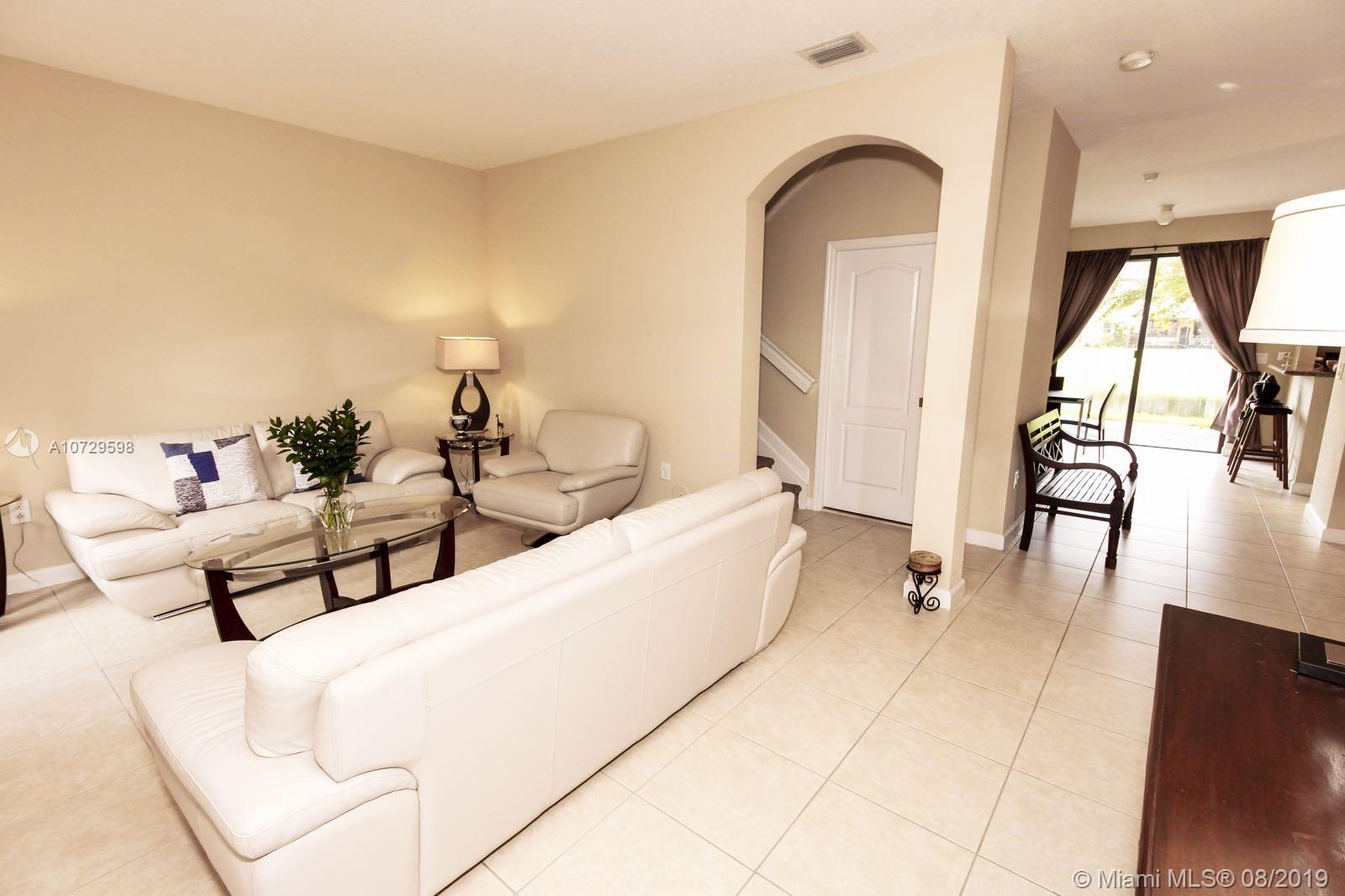 SILVER PALM EAST SECTION - Residential Lease