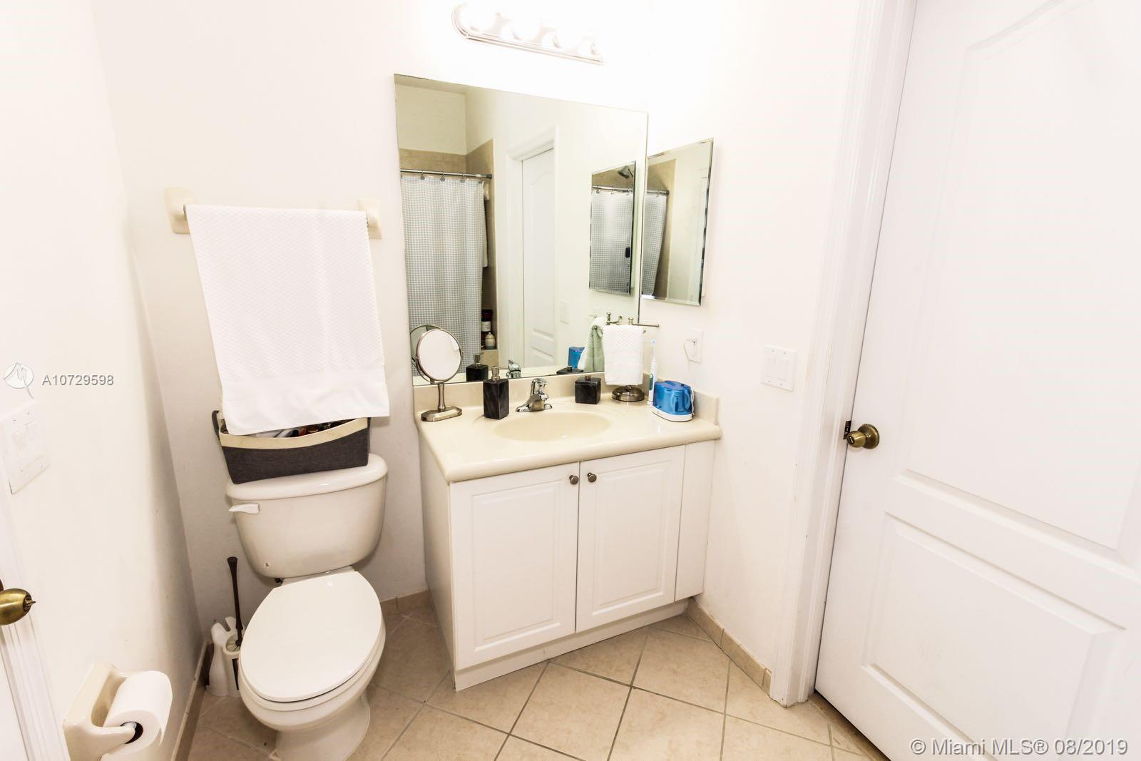 SILVER PALM EAST SECTION - Residential Lease