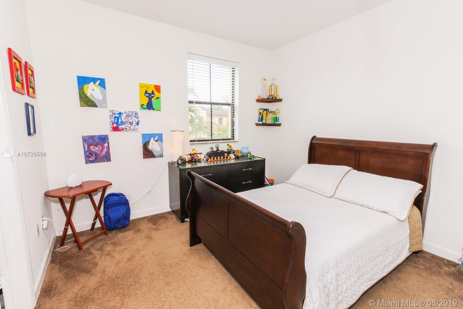 SILVER PALM EAST SECTION - Residential Lease