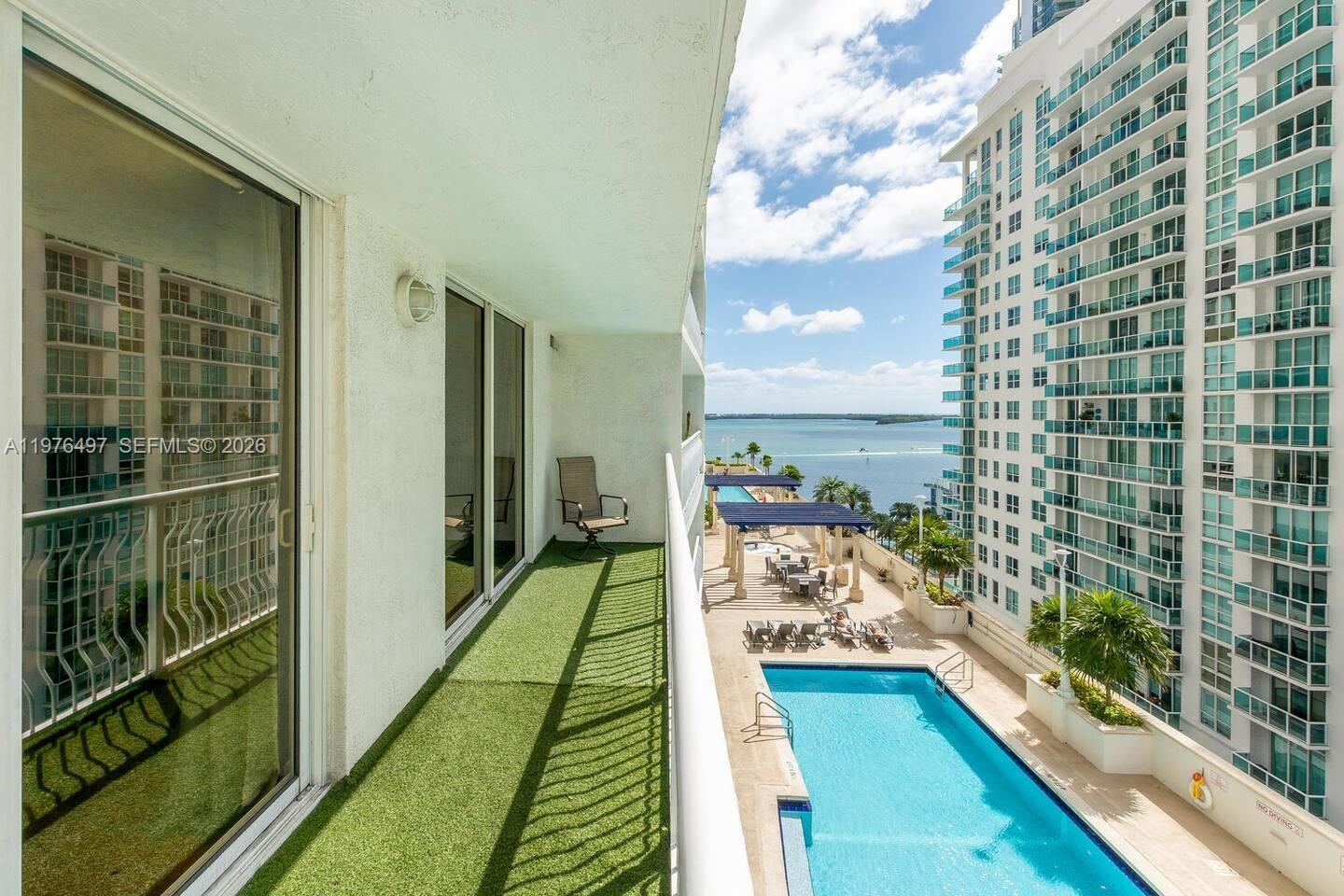 1200 Brickell Bay Dr 1621