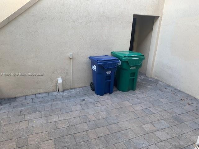KENDALL COMMONS TOWNHOMES - Residential Lease