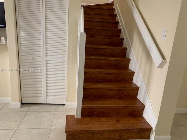 KENDALL COMMONS TOWNHOMES - Residential Lease