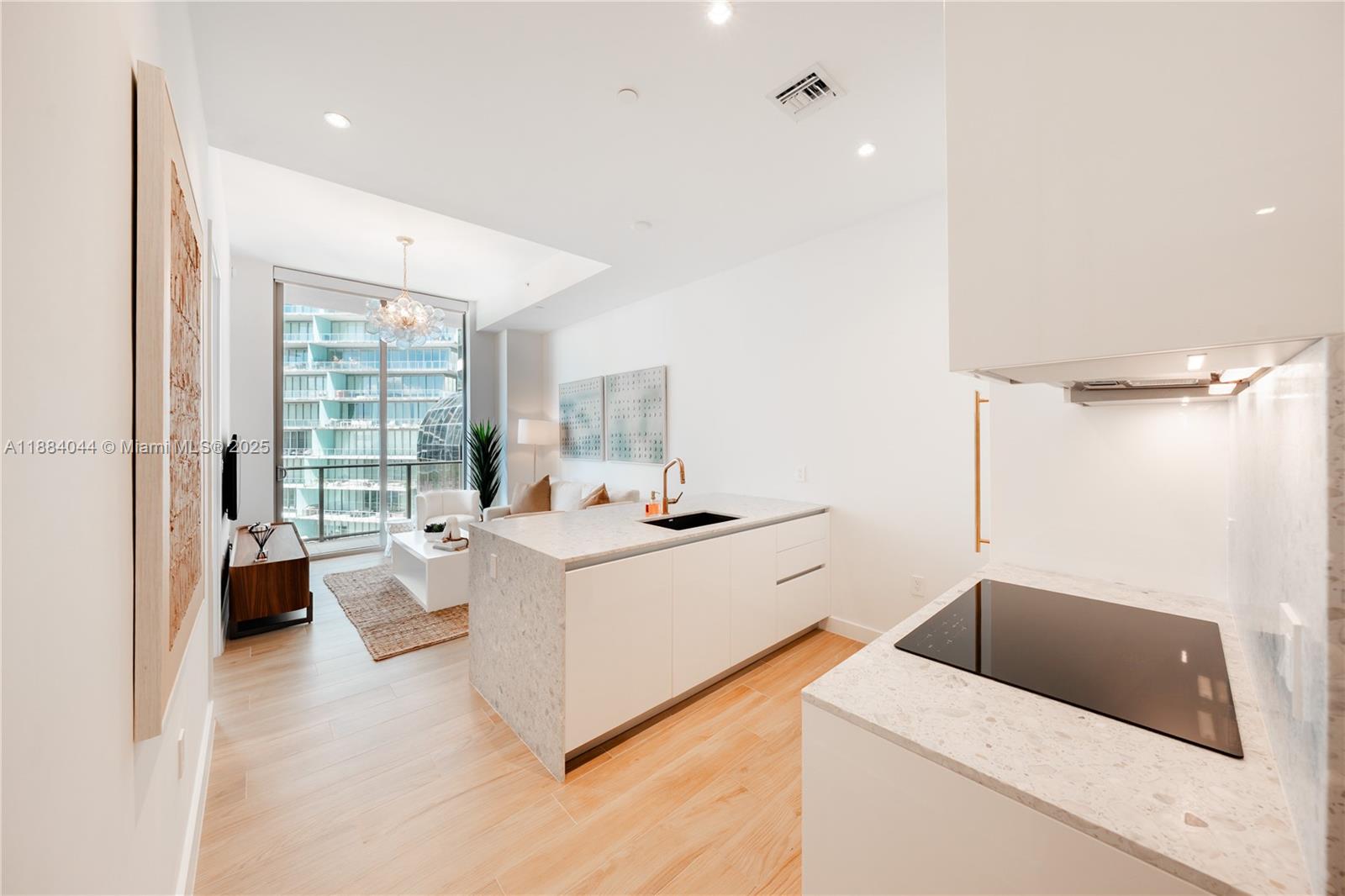 MrC Bayshore Bldg - Residential